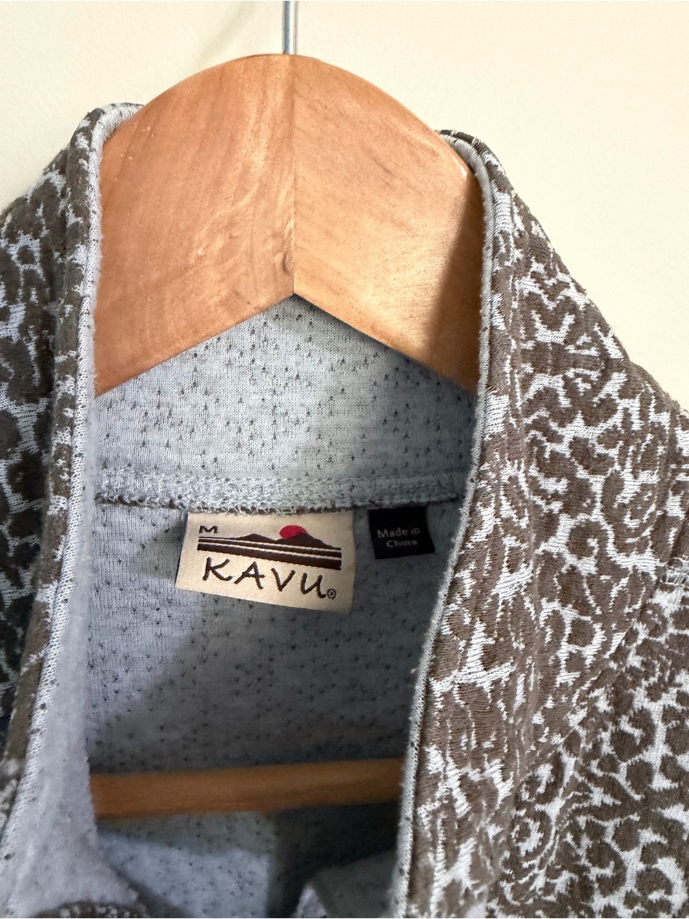 Kavu Patterned Pullover - Picture 3 of 6